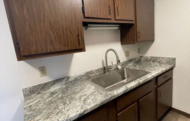 1 bed, 1 bath, $995, Unit 101