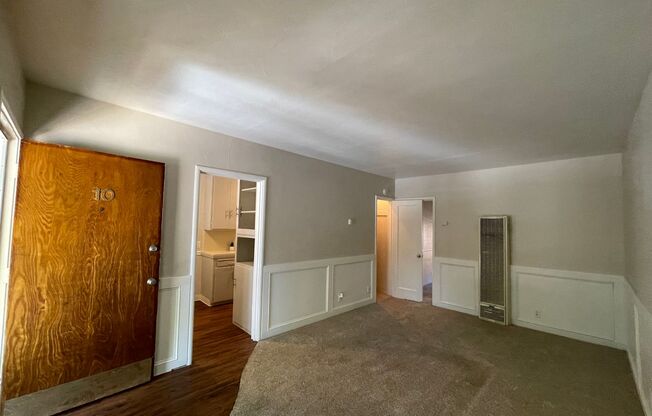 1 bed, 1 bath, $1,600, Unit 10