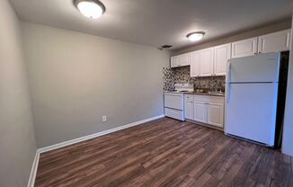 2 beds, 1 bath, $1,450, Unit A16