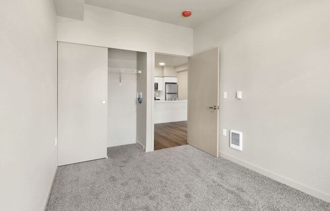 Studio, 1 bath, 387 sqft, $1,300, Unit 301