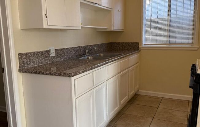 1 bed, 1 bath, 512 sqft, $1,650, Unit A