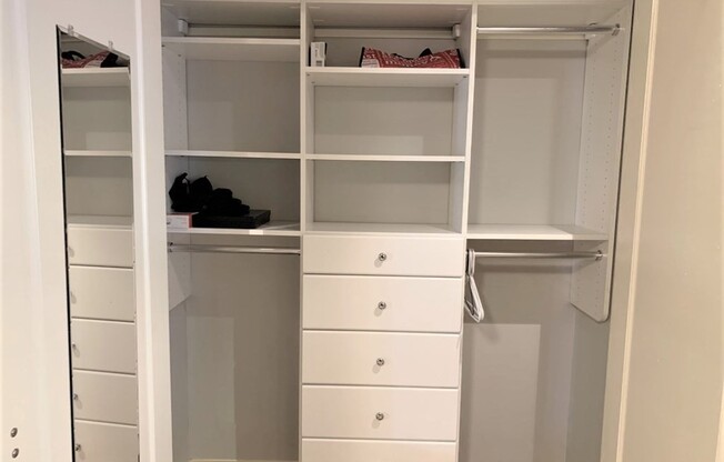 Studio, 1 bath, 610 sqft, $3,200, Unit 807