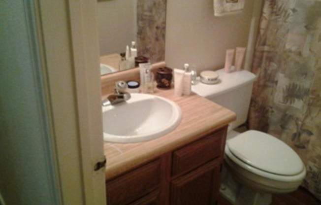 2 beds, 2 baths, 810 sqft, $1,125, Unit 302