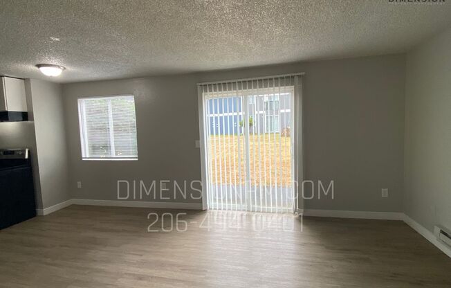 2 beds, 1 bath, 700 sqft, $1,365, Unit Unit 31
