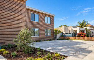 Beautifully Renovated 1 and 2 bedrooms with In-Unit W/D near Adams Ave in Normal Heights!