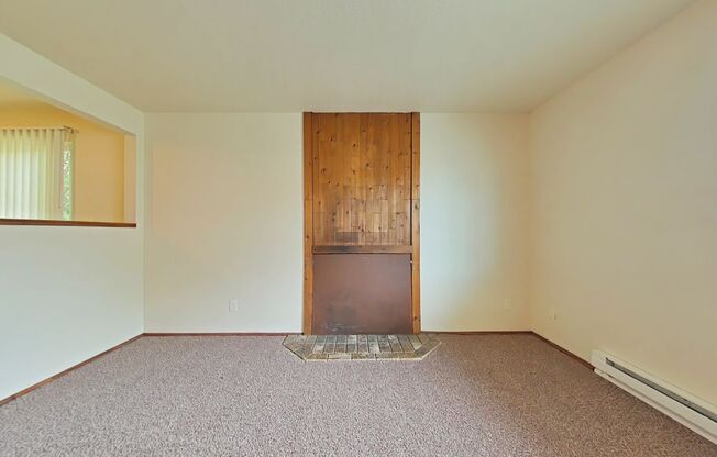 2 Bedroom Duplex ~ Centrally Located
