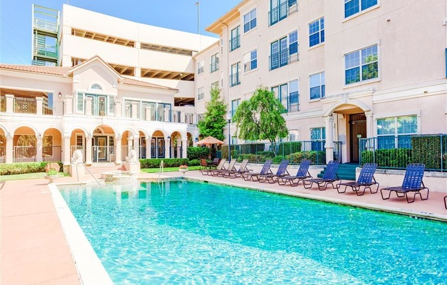 Lavish pool at The Villas at Katy Trail in Uptown Dallas, TX, For Rent. Now leasing Studio, 1, 2 and 3 bedroom apartments.