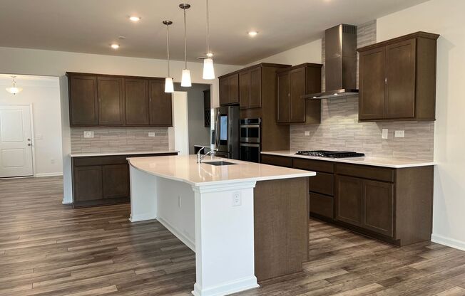 Stunning, Elegant Residence in Fuquay-Varina, NC, Available Now!