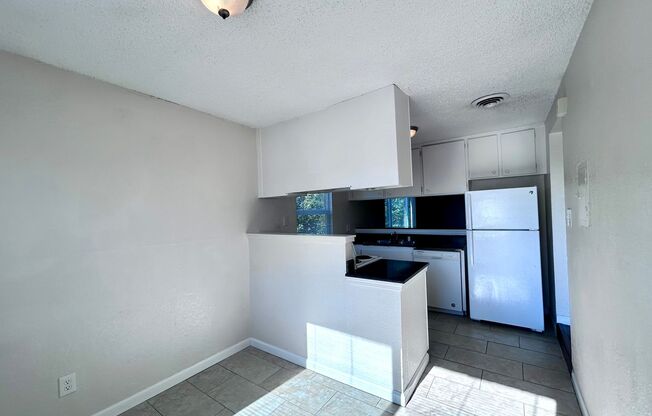 2 beds, 1 bath, 847 sqft, $1,495