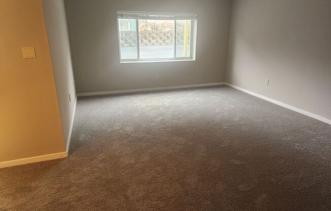 1 bed, 1 bath, 832 sqft, $1,219, Unit WG2-109