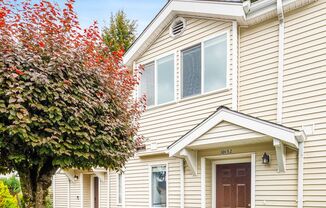2 Bedroom 2.5 Bath Townhouse Kirkland *Move in special!
