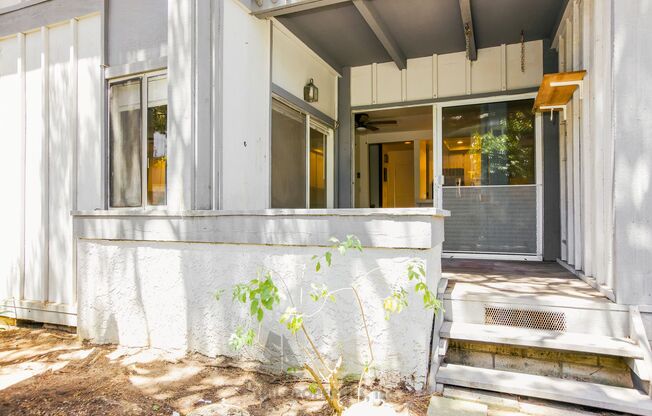 1 Bedroom 1 Bath condo in Huntington Beach