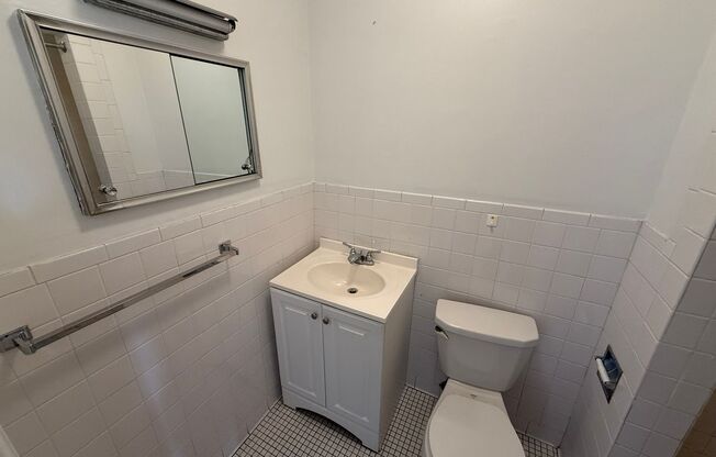 2 beds, 2 baths, 1,303 sqft, $2,200, Unit New King Edward  401