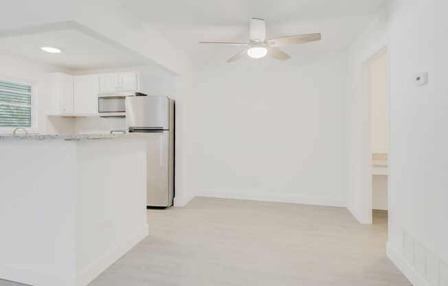 1 bed, 1 bath, 694 sqft, $1,000, Unit 126