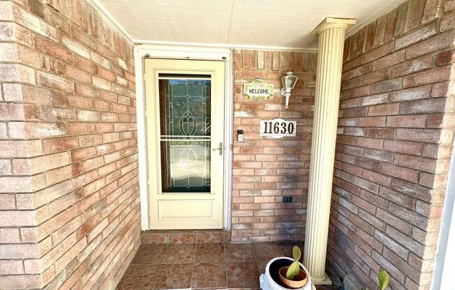 A Stunning 3-Bedroom 2.5-Bath 2 Storey Home with Spacious Layout and Backyard Oasis!