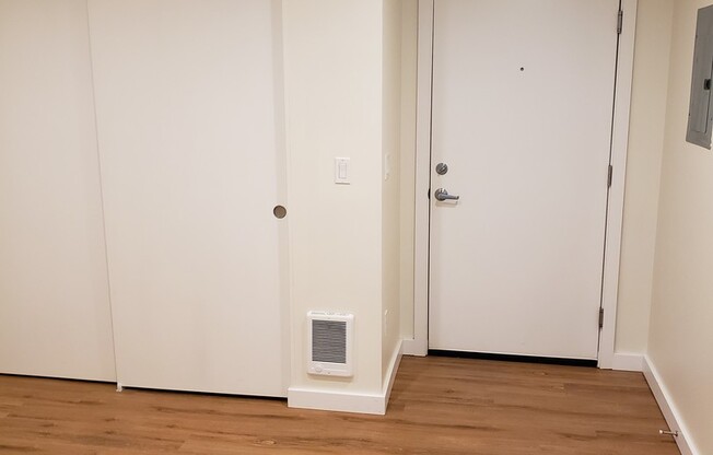 Studio, 1 bath, 410 sqft, $1,395, Unit 108
