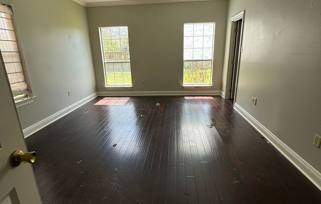 Must see this Beautiful 3/2 Home off Blueboonet Available Now!