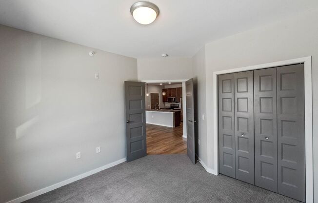 3 beds, 2 baths, 1,421 sqft, $1,500, Unit 307