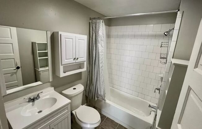 3 beds, 1 bath, $850