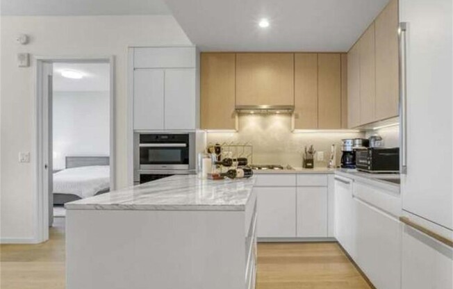 1 bed, 2 baths, 909 sqft, $5,000, Unit 1512