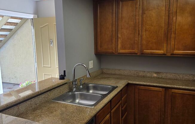 2 beds, 1 bath, $2,100, Unit UNIT 37