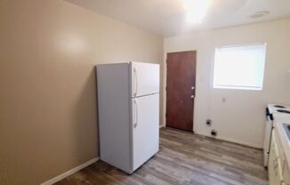 2 beds, 1 bath, 800 sqft, $1,090