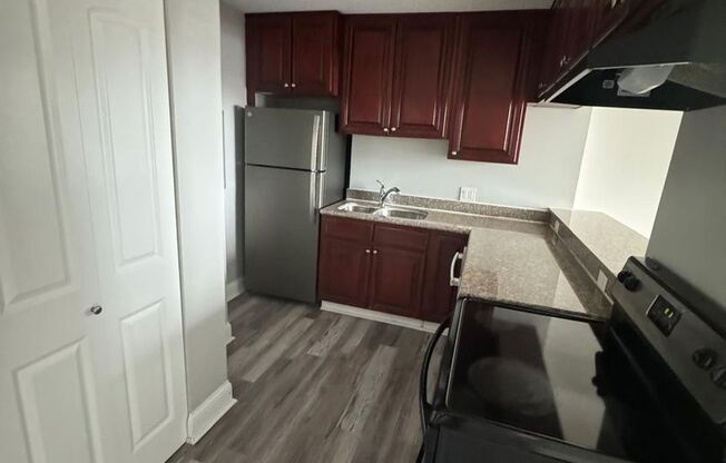 1 bed, 1 bath, 522 sqft, $1,200, Unit 906