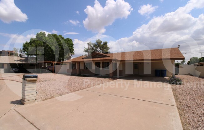 1215 E GENEVA DR