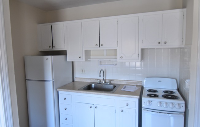 172 North Beacon St. 2S