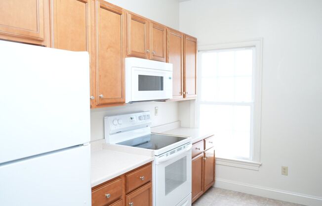 2 beds, 2 baths, 1,052 sqft, $1,750, Unit Ste #212