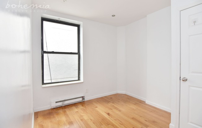 953 COLUMBUS AVE