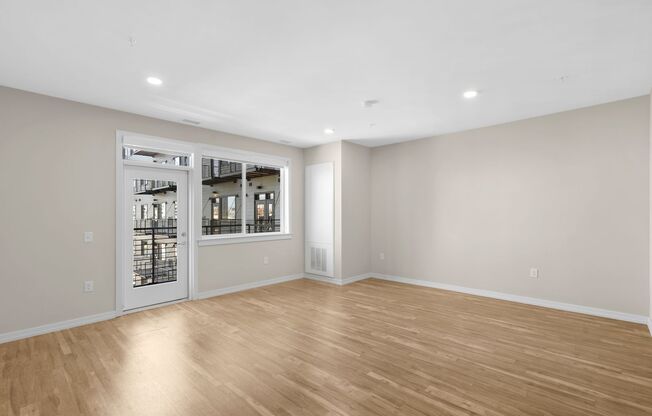 Studio, 1 bath, 548 sqft, $1,880, Unit 316