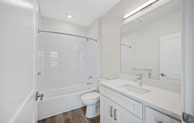 1 bed, 1 bath, 740 sqft, $2,325, Unit 19