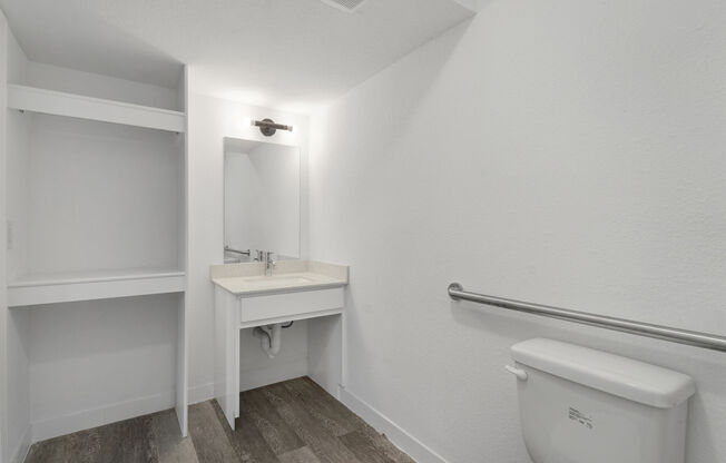 Studio, 1 bath, 240 sqft, $799