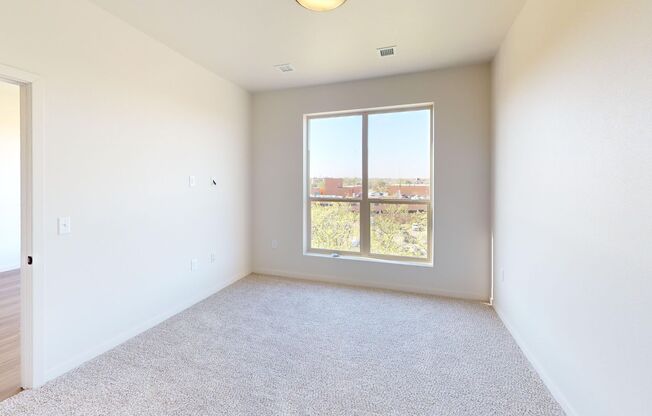 1 bed, 1 bath, 688 sqft, $1,295, Unit 1621-530