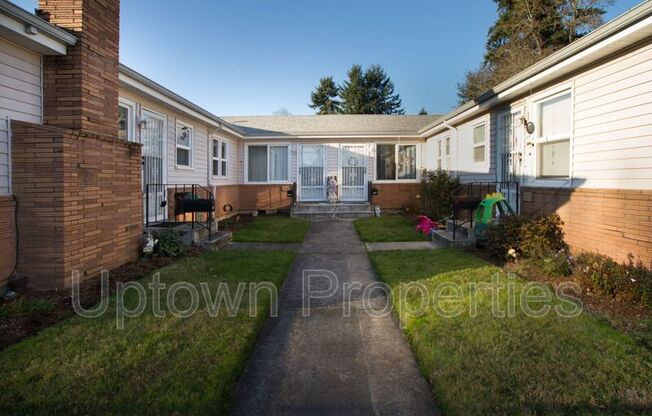 7211 N RENO AVE