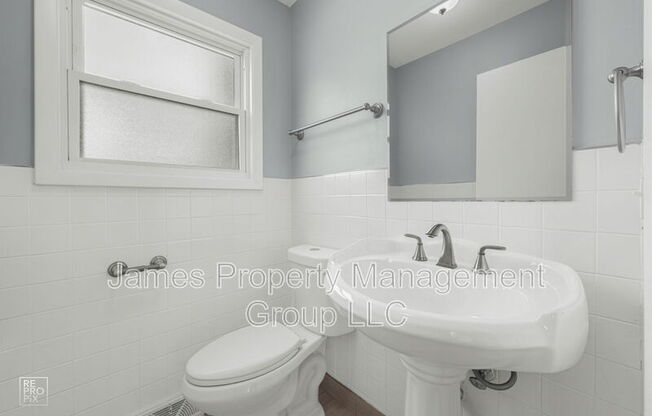 9063 N CLIFTON