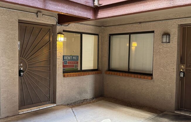 2 Bedroom in the El Tovar Condominiums Near N Central Ave and W Dunlap Ave!