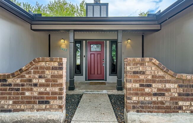 Stunning 4 bedroom for rent, mature trees, large covered patio!