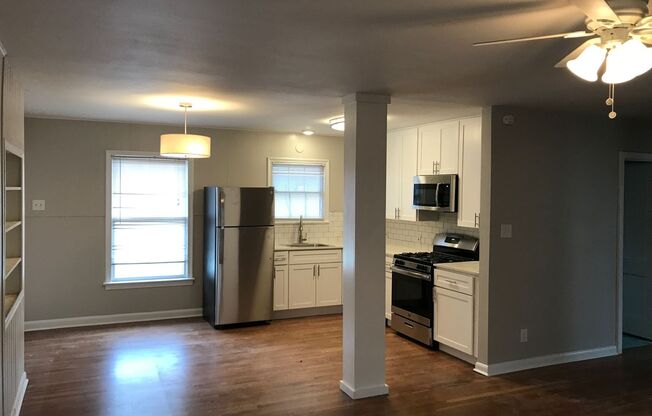Charming 2-bedroom, 1-bathroom apartment!