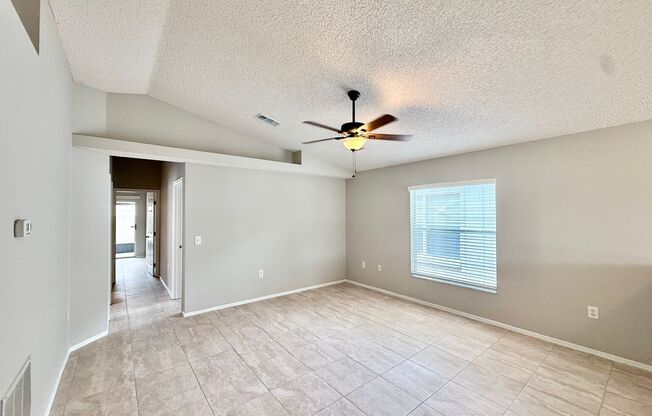 CUTE 3 BED 2 BATH HOME with SINGLE GARAGE IN SOUTHEAST ORLANDO