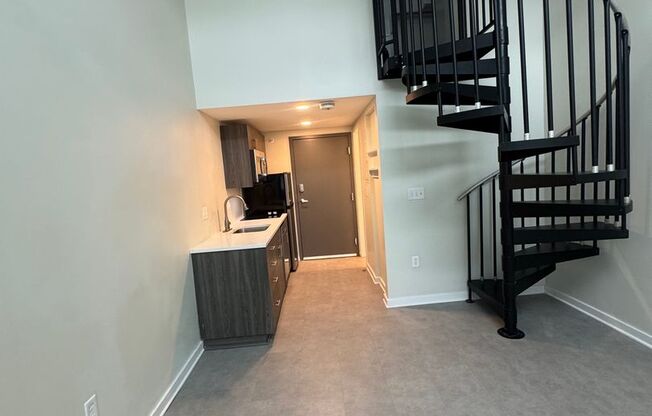 1 bed, 1 bath, 288 sqft, $875, Unit 112