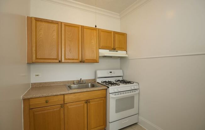 2704 Sawyer