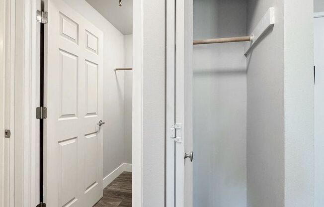 1 bed, 1 bath, 636 sqft, $1,650, Unit 324
