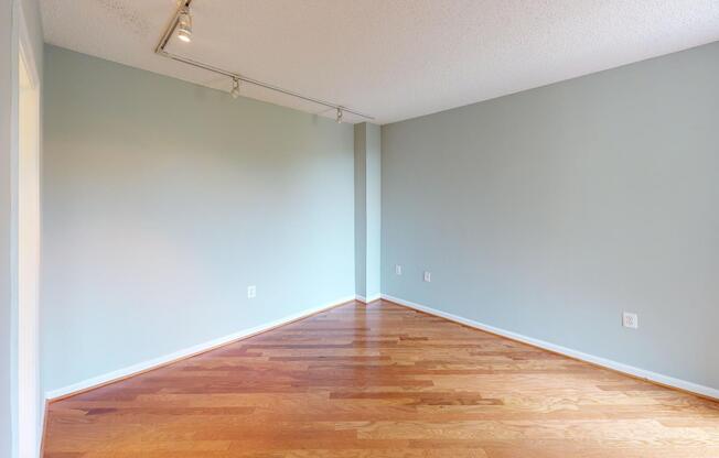 2725 CONNECTICUT AVE NW #606