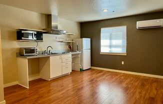 1 bed, 1 bath, 568 sqft, $1,149, Unit F