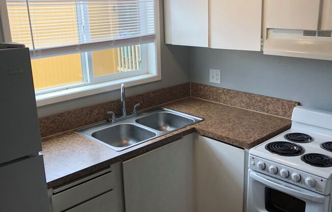 East 9Th Apartments