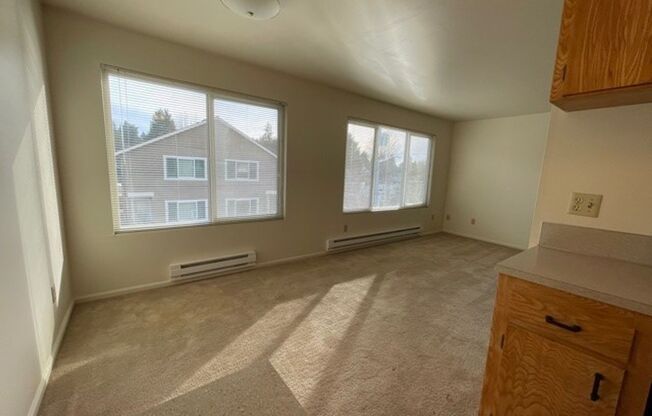 (3C) Corner Manor
