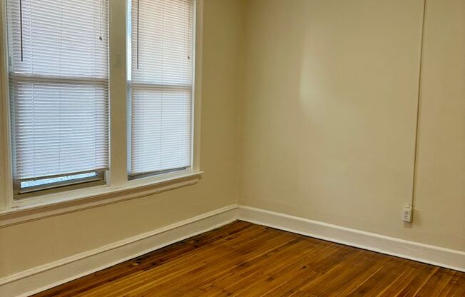 3 beds, 1 bath, 1,400 sqft, $1,595, Unit 4532-B15