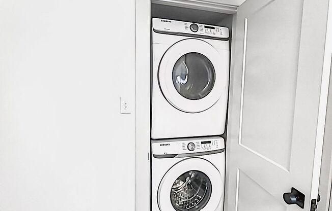 2 beds, 1 bath, 800 sqft, $1,200, Unit 5